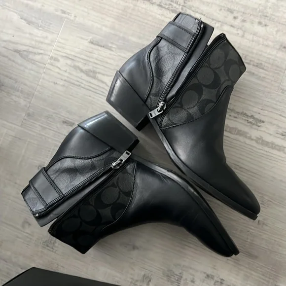 Coach Fall/Winter booties! 🍂❄️🍃 - Picture 7 of 10